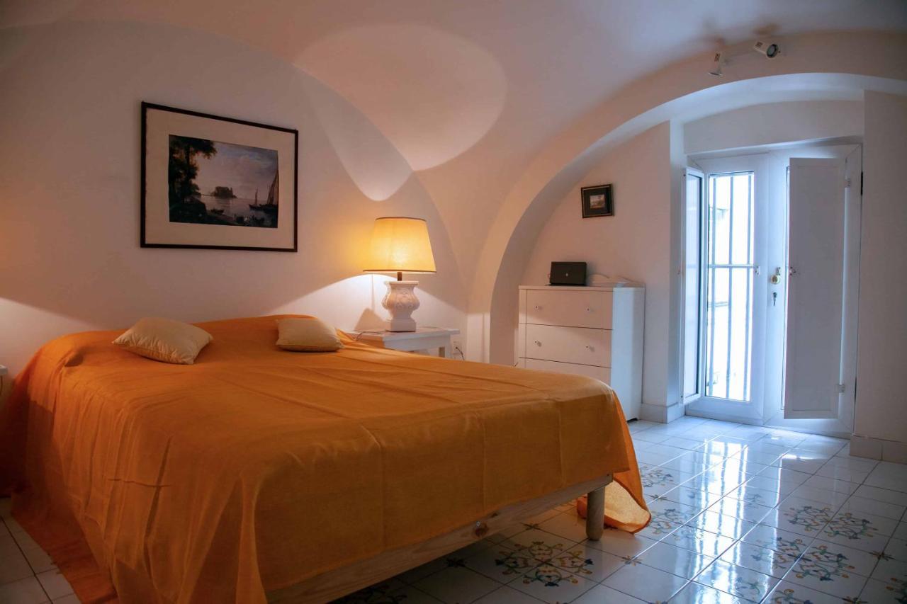 Casa Vacanze Belledonne Apartment เนเปิลส์ ภายนอก รูปภาพ